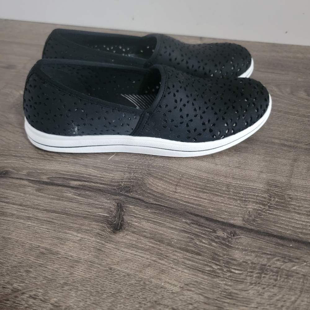 Clarks cloudsteppers women's slip on shoes size 6